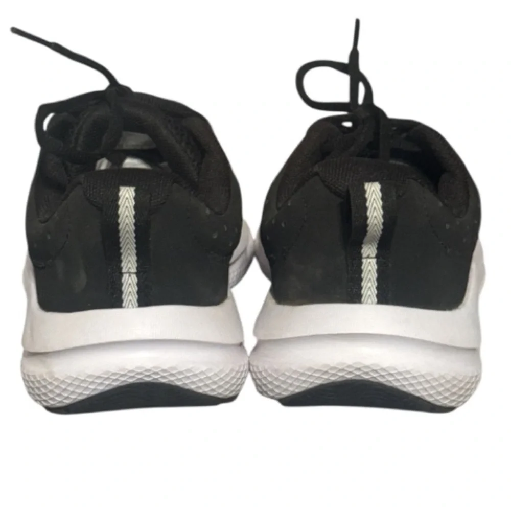 New authentic Under Armour kids designer signature sneakers sz 5.5 display
